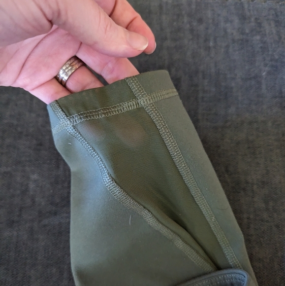 Old Navy Elevate 7/8 Leggings Go Dry Mesh-Splice Olive Compression Legging - Picture 4 of 7